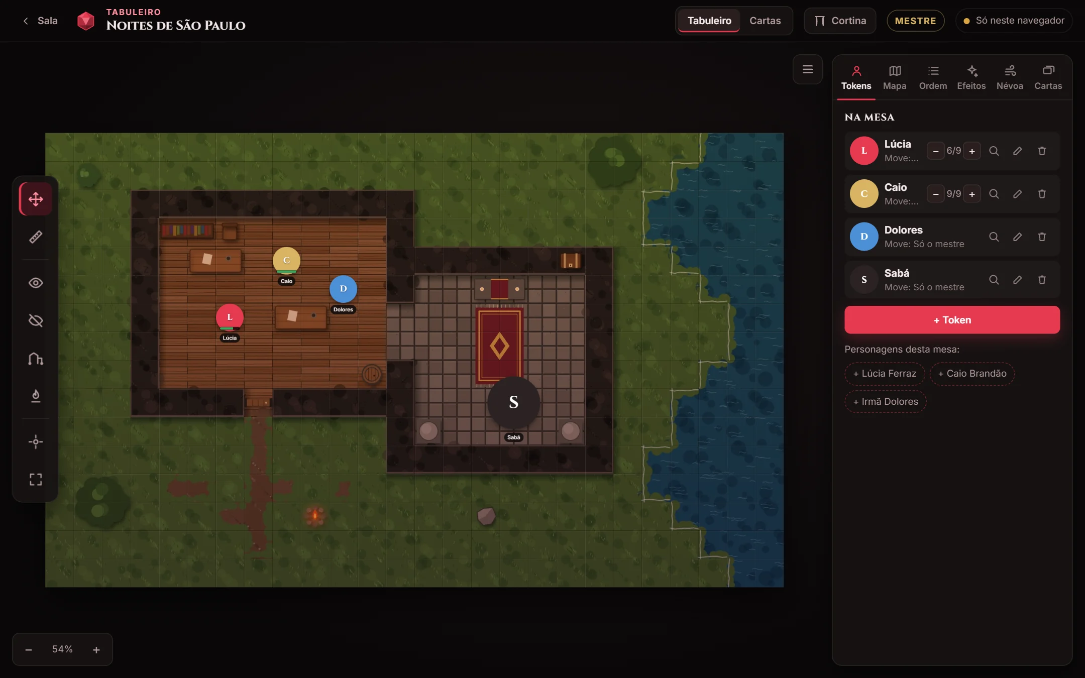 Tabuleiro com o mapa de uma taverna, tokens dos personagens e o painel lateral